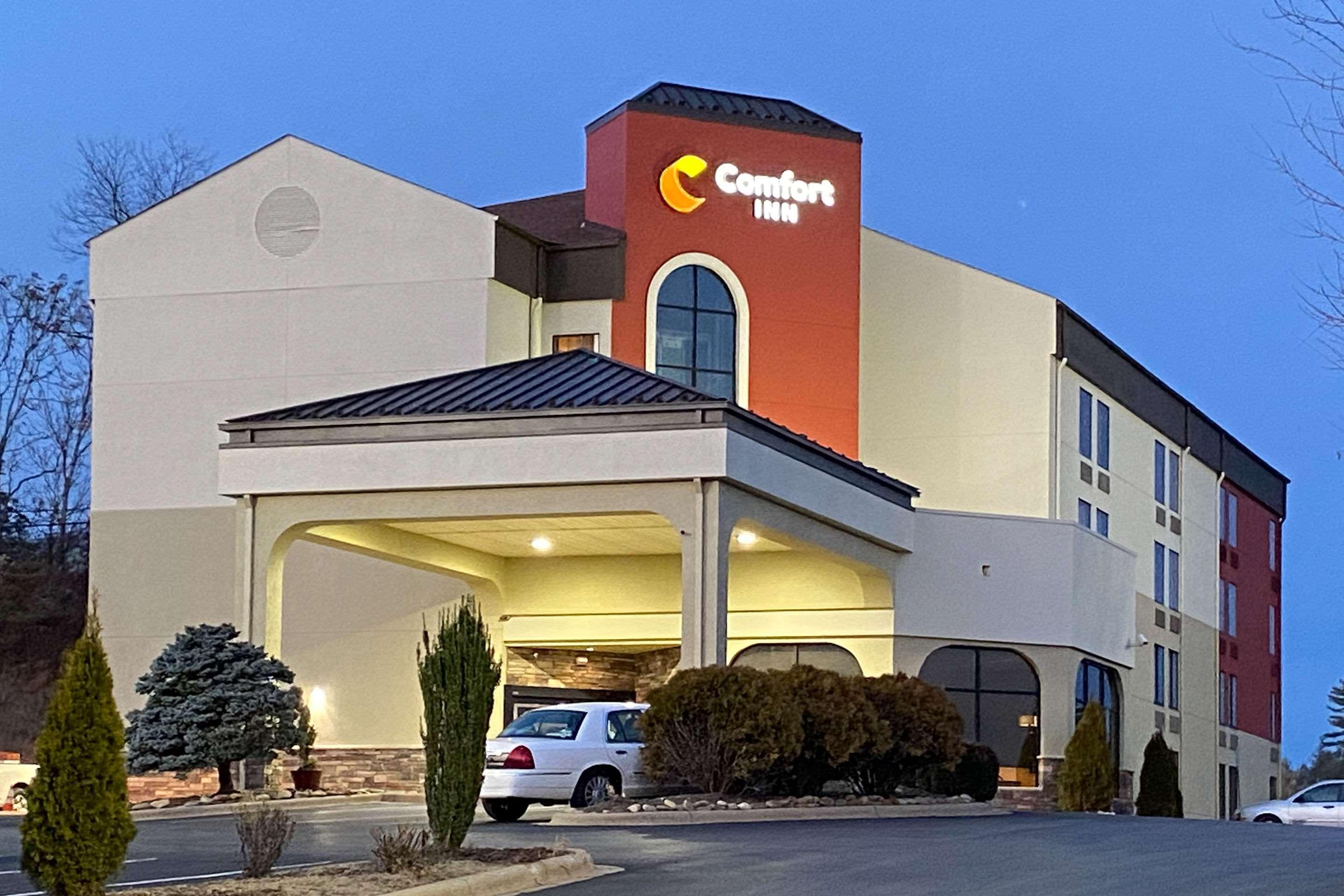 Comfort Inn North Of Asheville Mars Hill Exterior foto