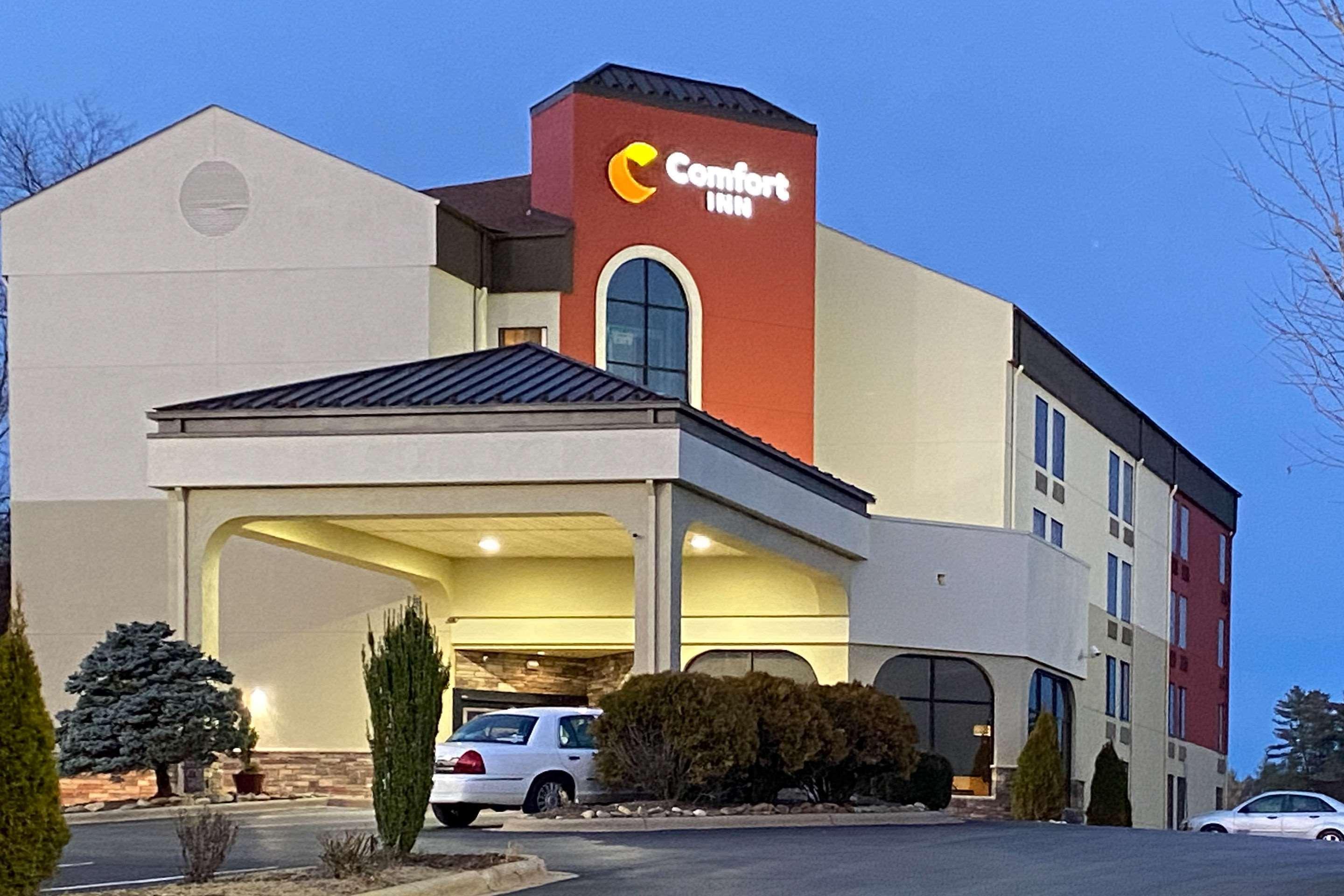 Comfort Inn North Of Asheville Mars Hill Exterior foto